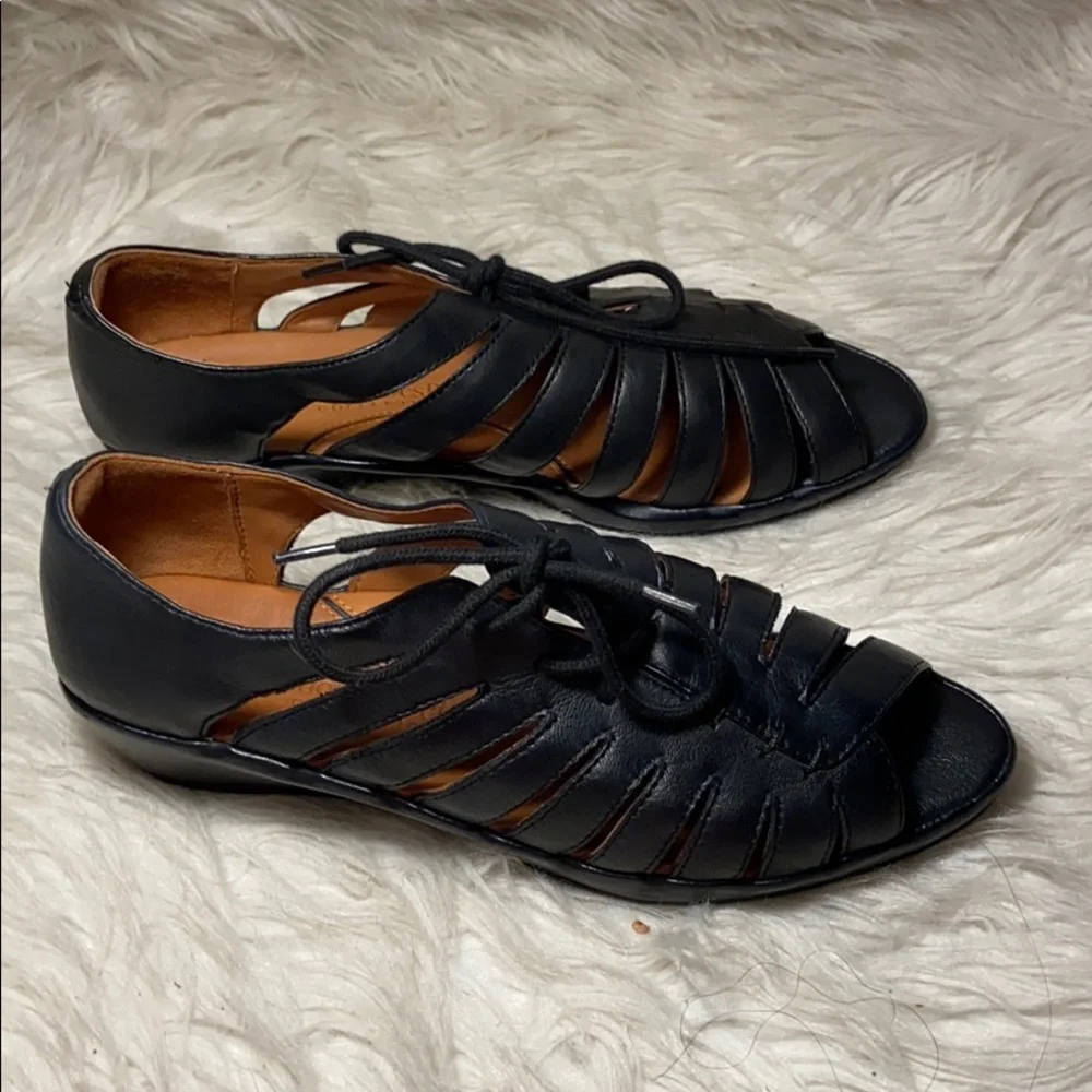 L’Amour DesPieds Leather Wedges